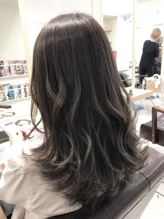 セミロング カラー YUDA 湯田のヘアスタイル