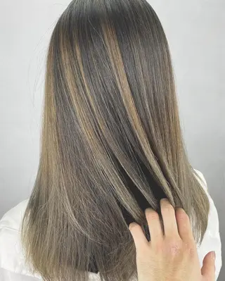 セミロング カラー 根津 友輔のヘアスタイル