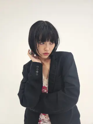 ミディアム OMA　 カタギシのヘアスタイル