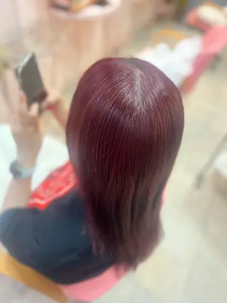 セミロング 椎名 海咲のヘアスタイル