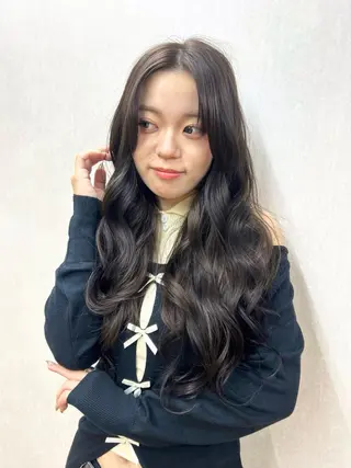 セミロング カラー オリーブ/ 透明感カラー/れいあのヘアスタイル