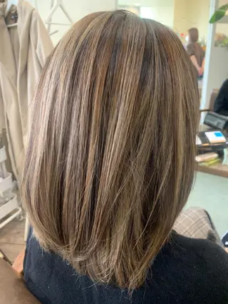 ミディアム カラー 鶴見 和美のヘアスタイル