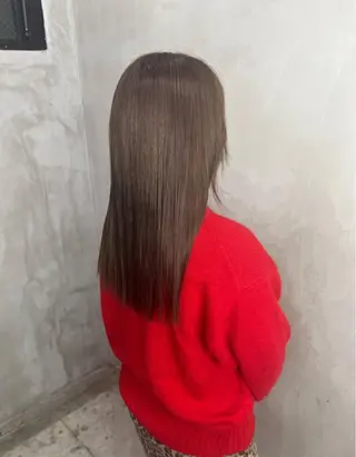 カラー とうだだいき レイヤーカットのヘアスタイル