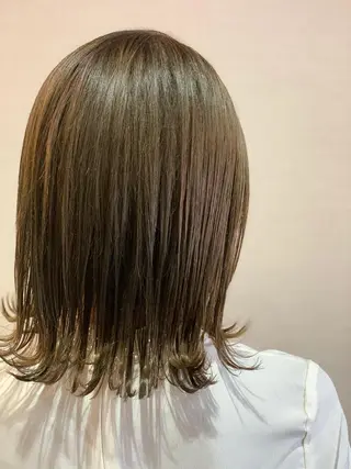 ミディアム カラー 蓮見  友里のヘアスタイル