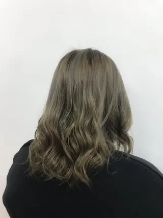 セミロング カラー 🎀きつない みゆ🎀のヘアスタイル