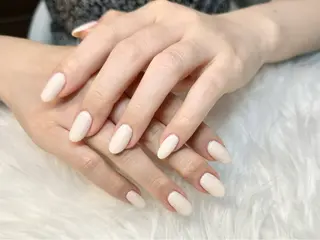 ミディアム Bonheur 【ボヌール】のネイルデザイン