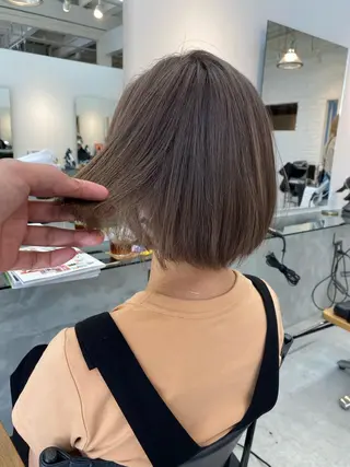 ミディアム カラー ブリーチカラーが人気 onnuのヘアスタイル
