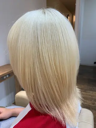 ミディアム カラー 柏木 美優のヘアスタイル