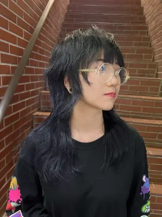 セミロング 🪼個性、雰囲気🪼 ⛈オカダ🎧のヘアスタイル