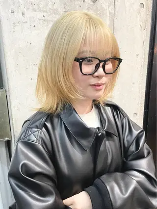 セミロング カラー SHOTO ハイトー ン/ブロンドカラーのヘアスタイル