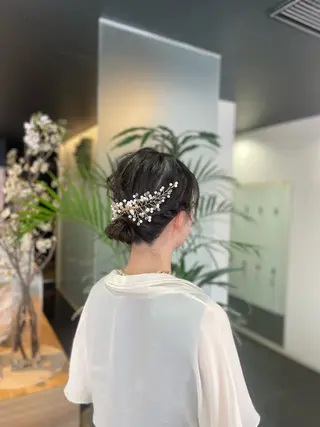 ミディアム ヘアアレンジ 垢抜け小顔レイヤー オリーブ/スミレのヘアスタイル