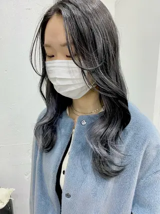 セミロング カラー kai .のヘアスタイル