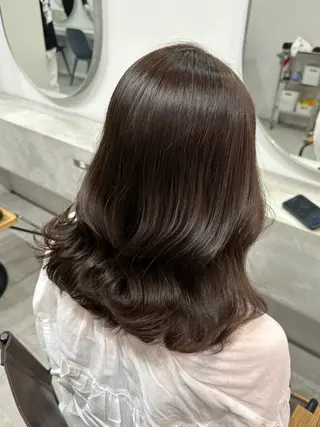 セミロング カラー シガ ミクトのヘアスタイル