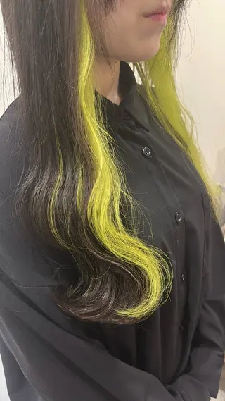 ロング カラー ヘアメイク アン/ ブリーチカラーのヘアスタイル