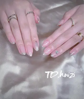 ミディアム めぐみのネイルサロン スタッフ練習のネイルデザイン