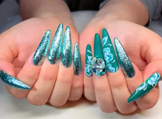 ネイル Li'leaNail AINAのネイルデザイン