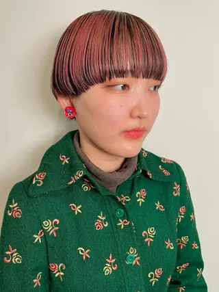 ショート カラー ブリーチ😼 ボブ✍️レイヤーのヘアスタイル