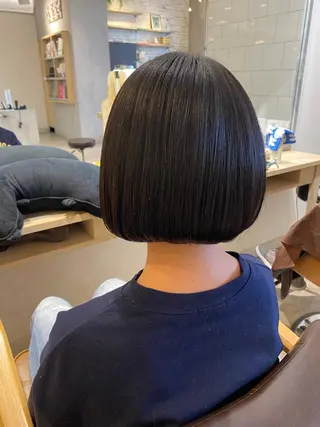 セミロング EARTH 榎本のヘアスタイル