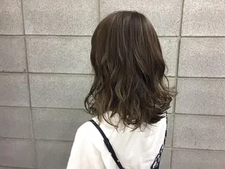 ミディアム カラー ITO YUKIのヘアスタイル