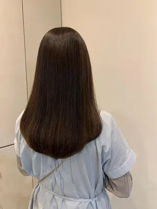 ロング om's poka 伊藤百花のヘアスタイル