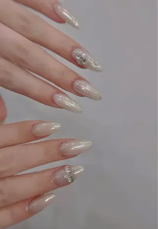 ネイル T.Lee Nail Lilyのネイルデザイン