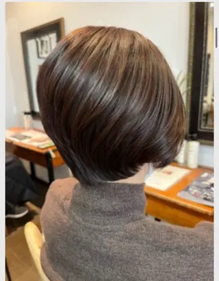 ショート カラー 大和田 朱美のヘアスタイル