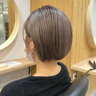 ショート カラー UMEDA FIGAROのヘアスタイル