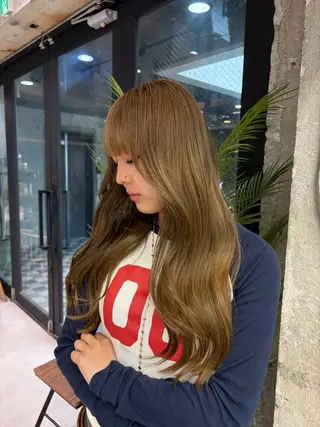 ロング カラー KAEDE🌺Wカ ラー/ホワイトカラーのヘアスタイル