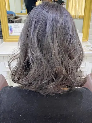 ミディアム 前地 麻衣のヘアスタイル