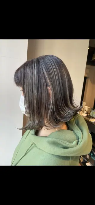 ショート カラー ブリーチ👩🦳/ ✂︎MANAMIのヘアスタイル