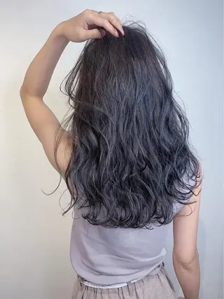 ロング カラー ＿WHITE鳳店 アンダーバーホワイトのヘアスタイル