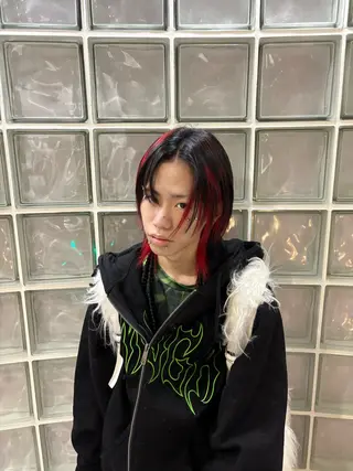 ミディアム カラー ハイトーン/レイヤー /瀬川琴音のヘアスタイル