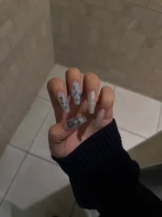 ネイル Neolive 銀座/  MIKIのネイルデザイン