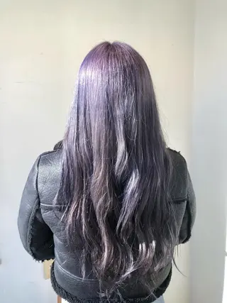 ロング カラー 岩谷 愛依のヘアスタイル