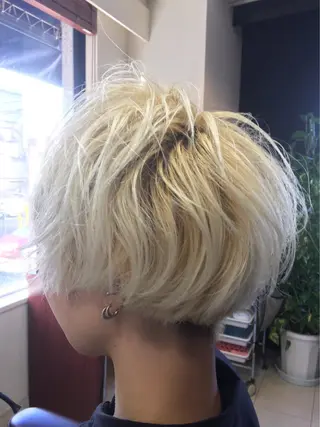 ショート カラー 小顔/似合わせカット 杉山莉菜のヘアスタイル
