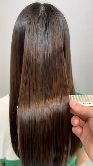 ロング 尾崎 虹美のヘアスタイル