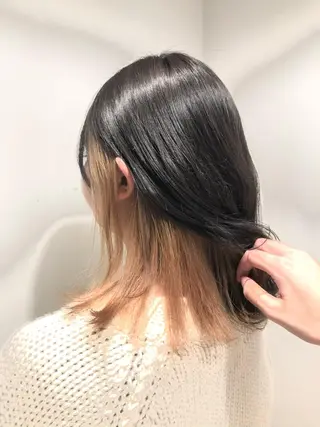 セミロング カラー 岩谷 愛依のヘアスタイル