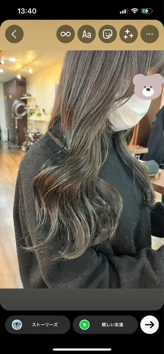 ロング トモタニ ミオのヘアスタイル