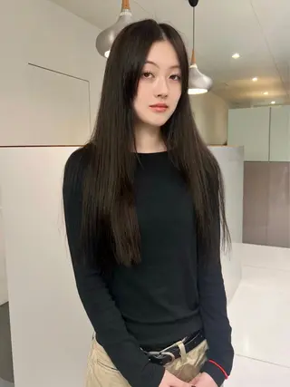 ロング カラー 顔まわりカット/透け カラー/Memi🎀のヘアスタイル