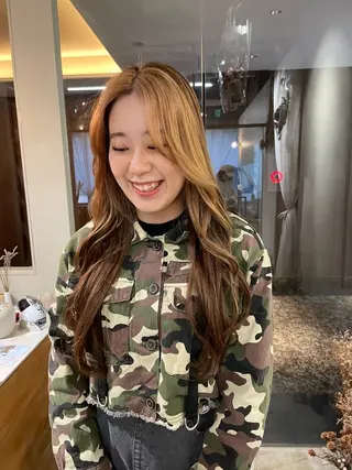 カラー 山下 悠月のヘアスタイル