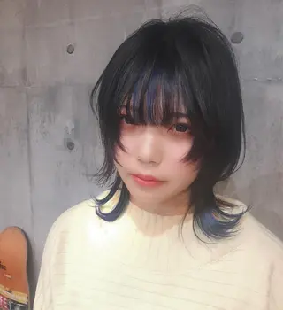 ミディアム カラー ホワイト&レイヤーカ ットエクステ長畠俊輔のヘアスタイル