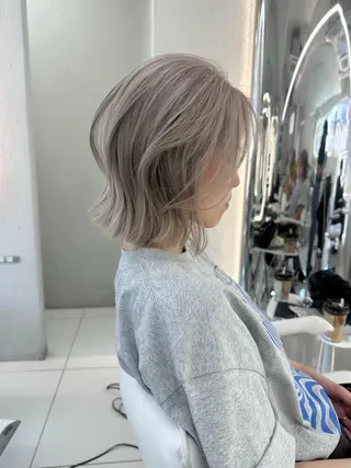 ショート ハイトーンボブ Mizuki.のヘアスタイル