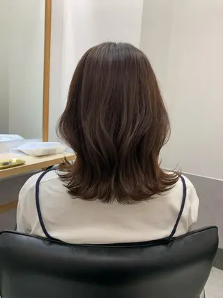 ミディアム カラー SAKINO. ベージュカラーのヘアスタイル