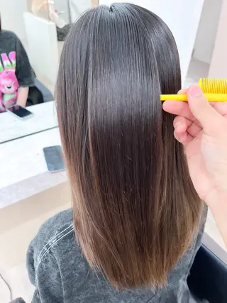 セミロング 岡安優太 顔まわり似合せが得意のヘアスタイル