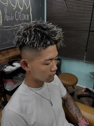 メンズ hair CROWN所属・メンズ特化型美容師 髙橋玲生/フェードのヘアスタイル