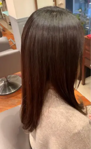 ミディアム 梅本 佳容子のヘアスタイル