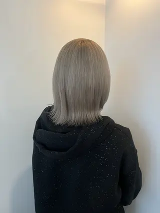 ミディアム 小長谷 夕菜のヘアスタイル