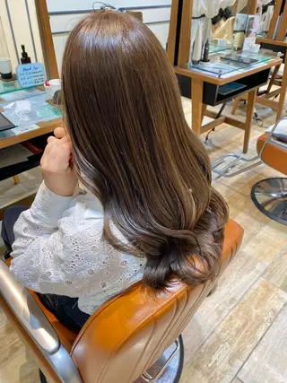ロング カラー 宮内 真乃のヘアスタイル