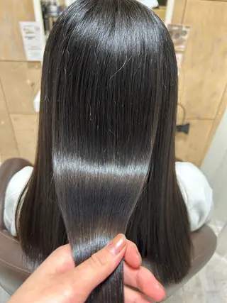 ロング 前田 瞳のヘアスタイル