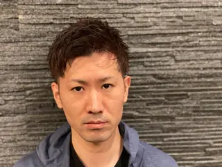 ショート カラー メンズ 浅見 天翔のヘアスタイル